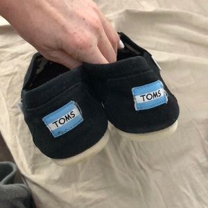 Toms